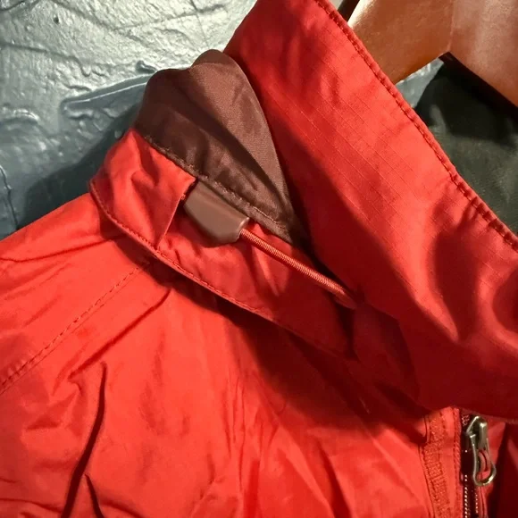 The North Face Rain Shell Jacket. Color:Dark Red Size:large - Picture 4 of 10